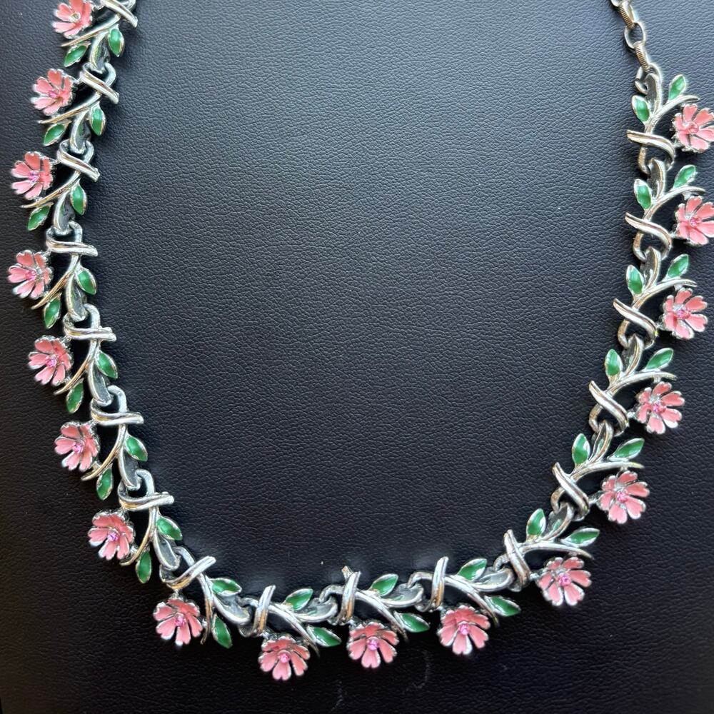 Vintage Silver-Tone Pink Daisy Rhinestones Necklace, Bracelet  Earring Set - Picture 3 of 10